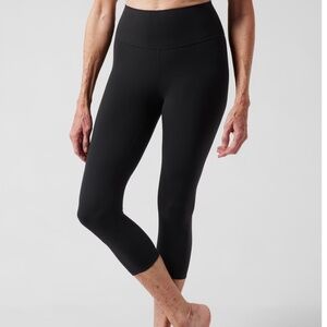 NWT Athleta Transcend Capri Black M Petite